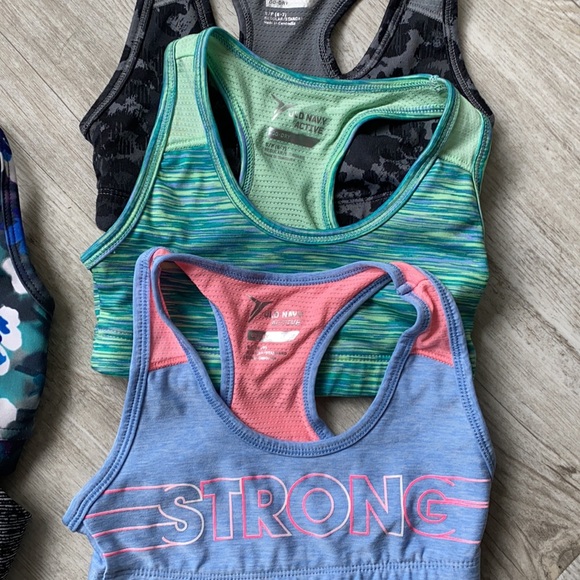 Five girls sports bras size 6 and 6/7 - Picture 3 of 5